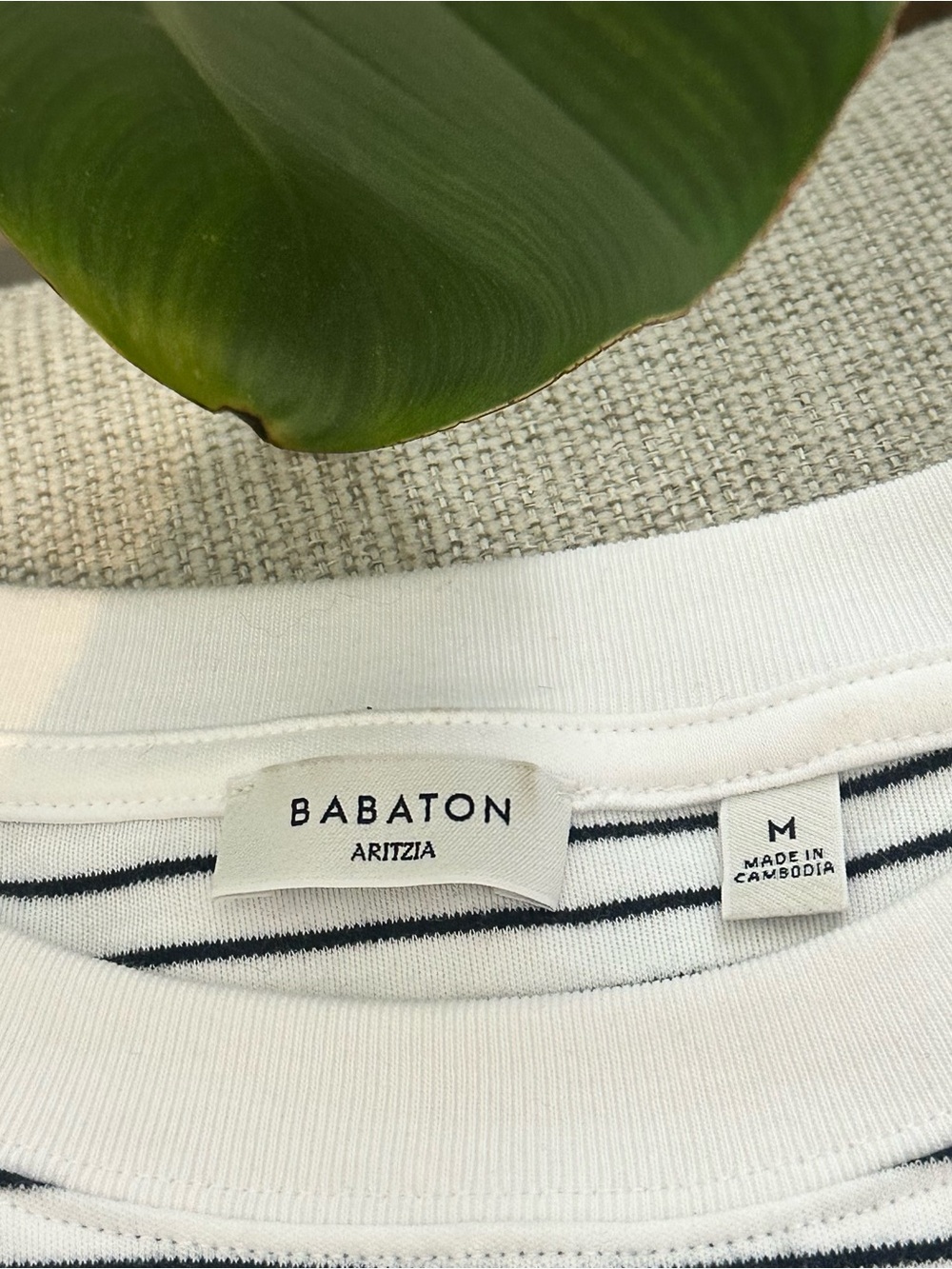 🌟LAST PRICE🌟Aritzia Babaton Interlock Cotton Assent T-Shirt - Picture 3 of 6